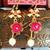 Brinco Betsey Johnson