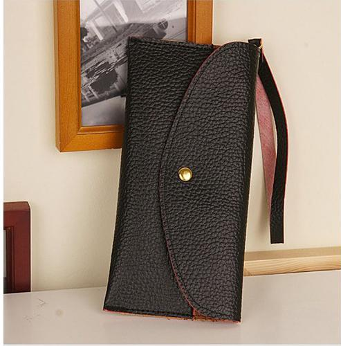 Bolsa Carteira Preta com Detalhes em Rosa